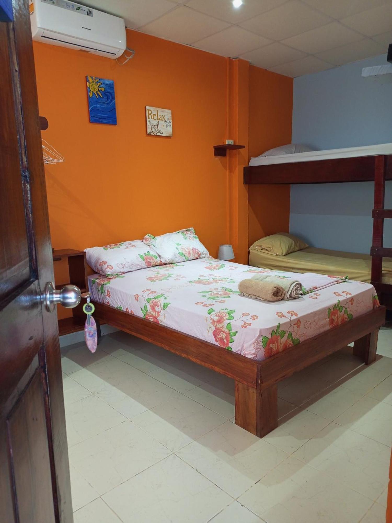 Hostel Surfari Bocas *